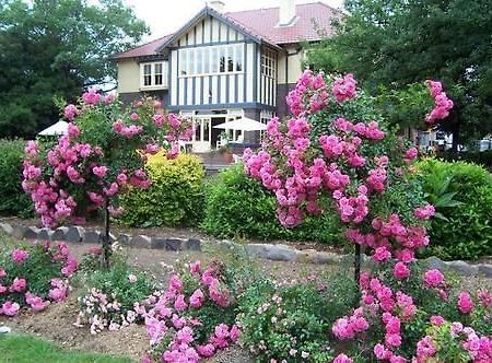 Lindsay House Country Hotel Armidale Exterior photo